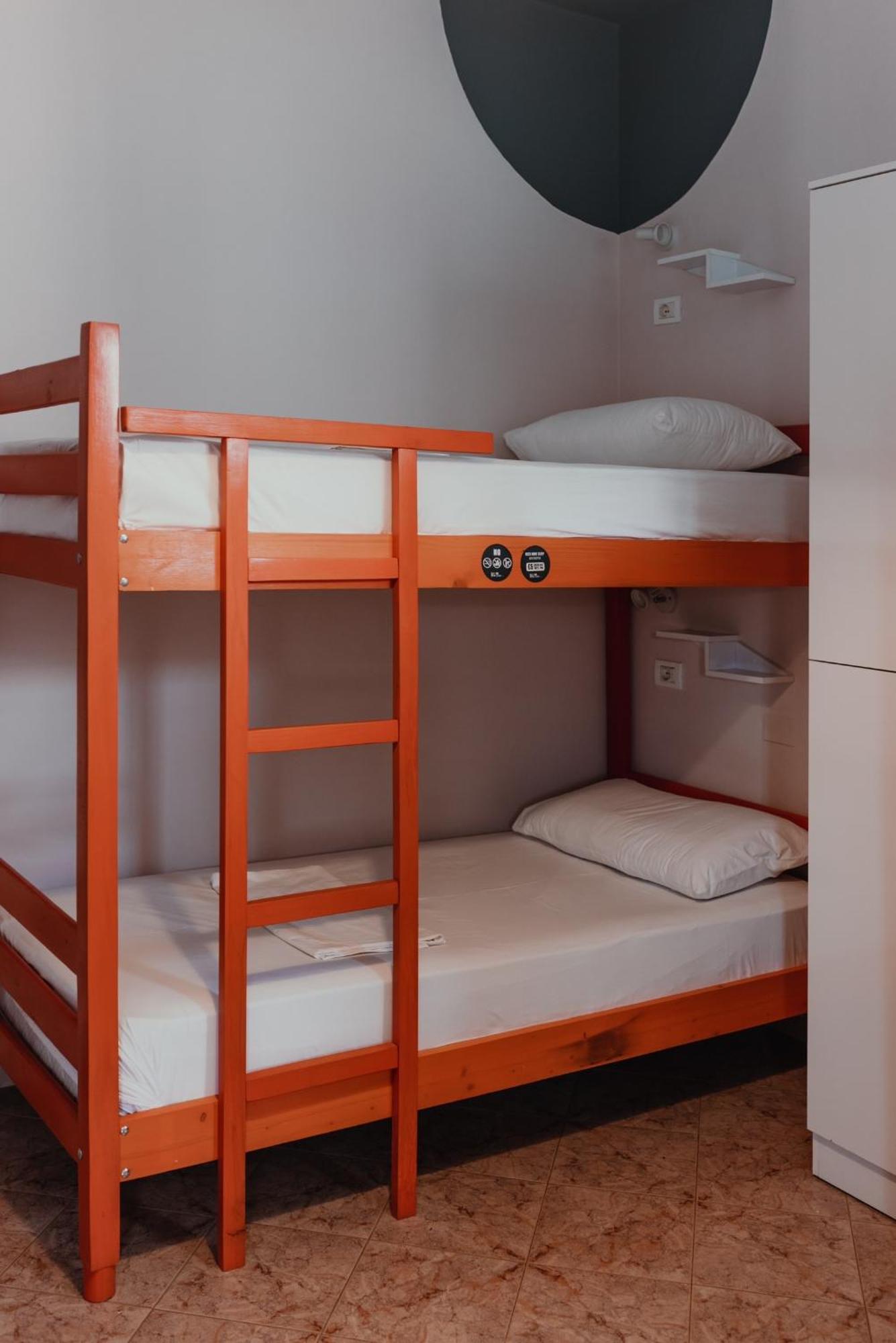 Bed Station Hostel & Bar Shkoder Exterior photo